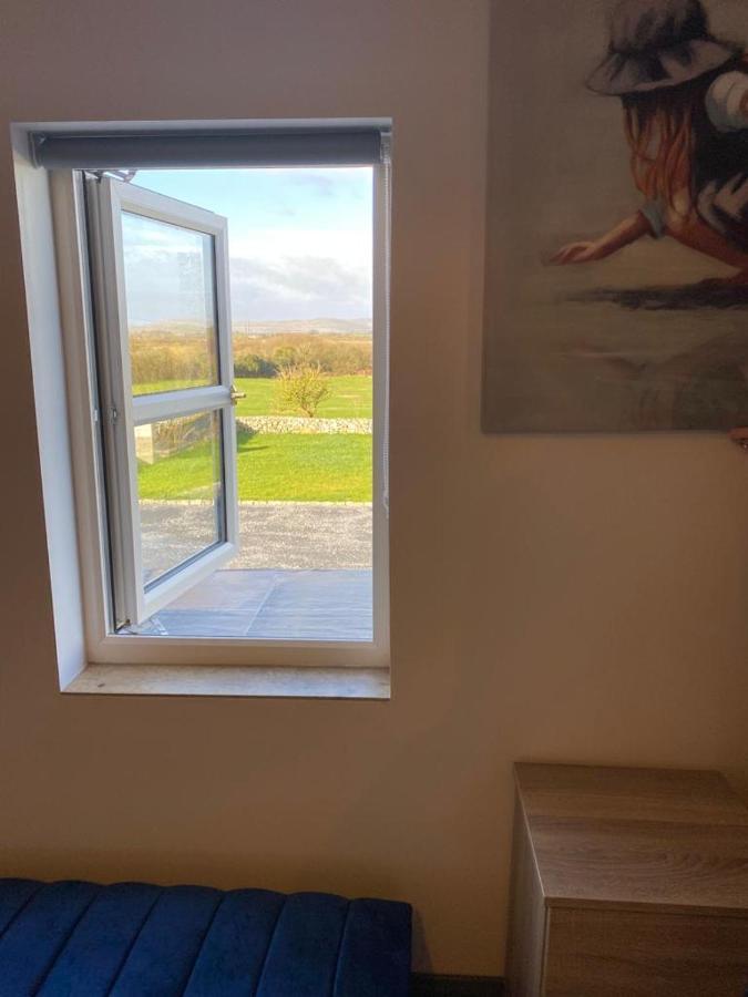 The Burren Inn Tubber Екстер'єр фото